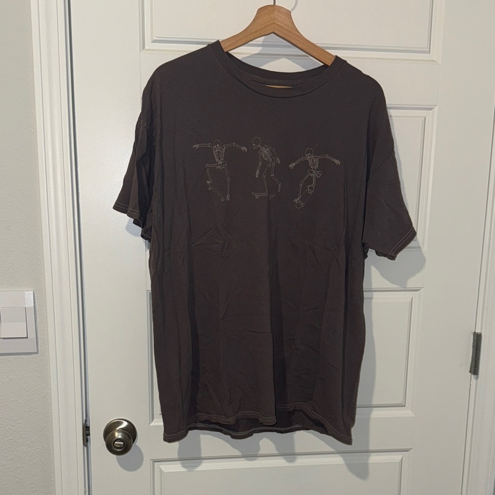 UNISEX tilly’s full tilt grunge oversized skeleton skateboard tee size large